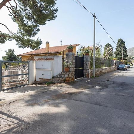 Casa In Villa A Mondello-700M Dal Mare ปาแลร์โม ภายนอก รูปภาพ